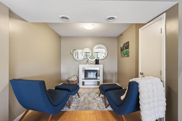 50 Groveland Terrace C208, Minneapolis, MN 55403