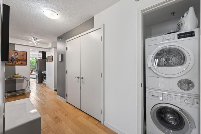 50 Groveland Terrace C208, Minneapolis, MN 55403