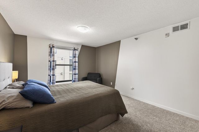 50 Groveland Terrace C208, Minneapolis, MN 55403
