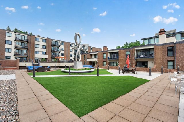 50 Groveland Terrace C208, Minneapolis, MN 55403