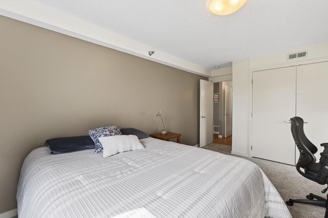 50 Groveland Terrace C208, Minneapolis, MN 55403