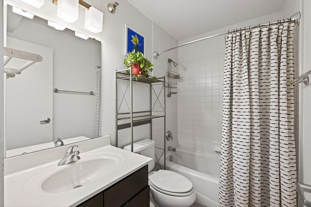 50 Groveland Terrace C208, Minneapolis, MN 55403