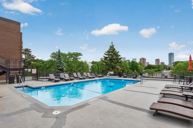 50 Groveland Terrace C208, Minneapolis, MN 55403