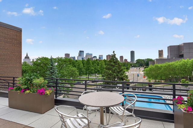 50 Groveland Terrace C208, Minneapolis, MN 55403