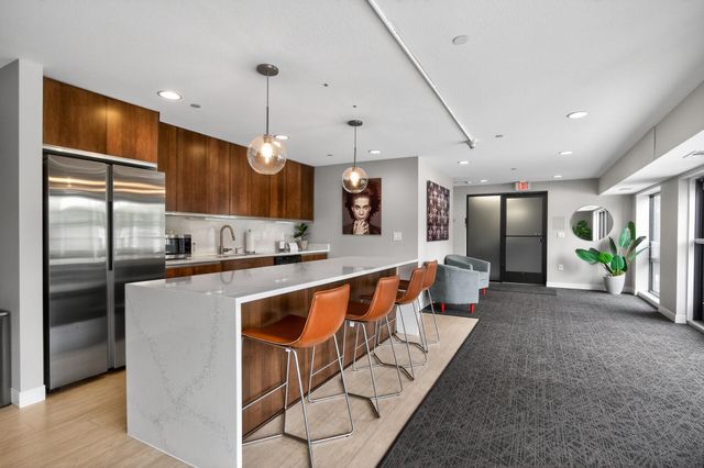 50 Groveland Terrace C208, Minneapolis, MN 55403