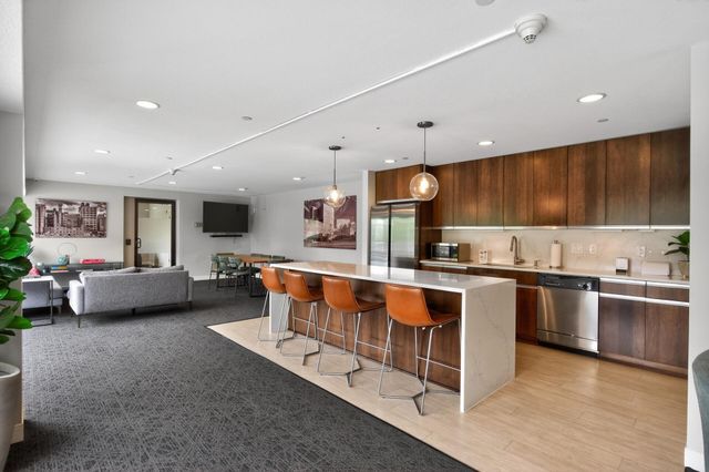 50 Groveland Terrace C208, Minneapolis, MN 55403