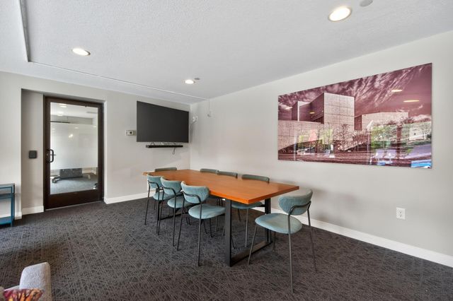50 Groveland Terrace C208, Minneapolis, MN 55403