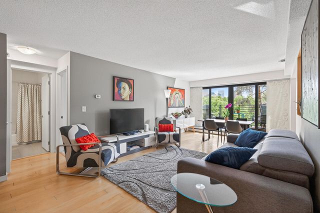 50 Groveland Terrace C208, Minneapolis, MN 55403