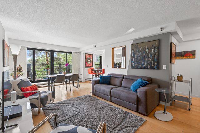 50 Groveland Terrace C208, Minneapolis, MN 55403