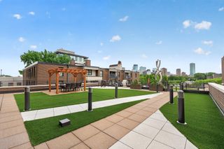 50 Groveland Terrace C208, Minneapolis, MN 55403