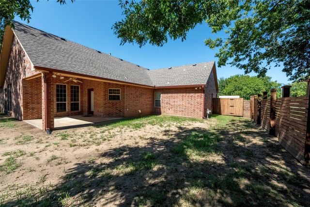 507 W 2ND Street, Maypearl, TX 76064