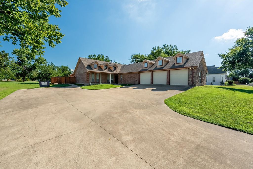 507 W 2ND Street, Maypearl, TX 76064