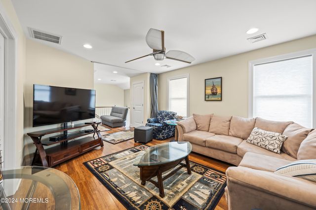 3 Holiday Road, Ortley Beach, NJ 08751