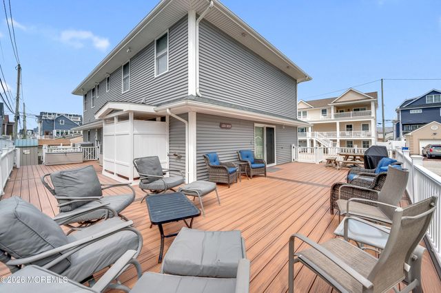 3 Holiday Road, Ortley Beach, NJ 08751