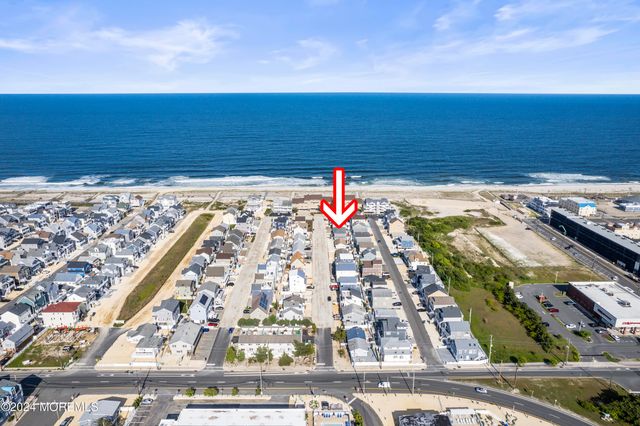 3 Holiday Road, Ortley Beach, NJ 08751