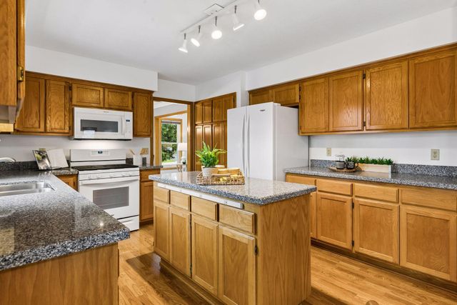 18224 88th Avenue N, Maple Grove, MN 55311