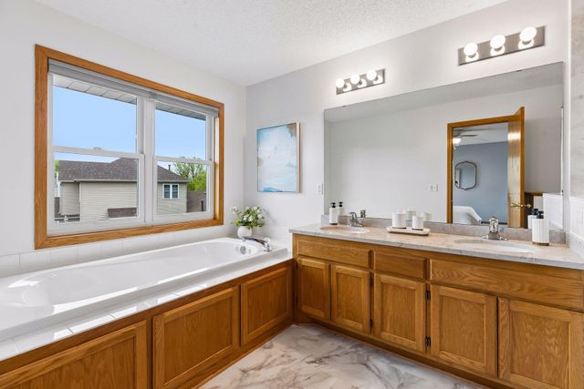 18224 88th Avenue N, Maple Grove, MN 55311