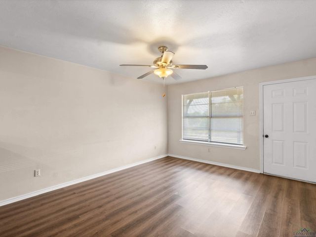 1208 Family World, Big Sandy, TX 75755