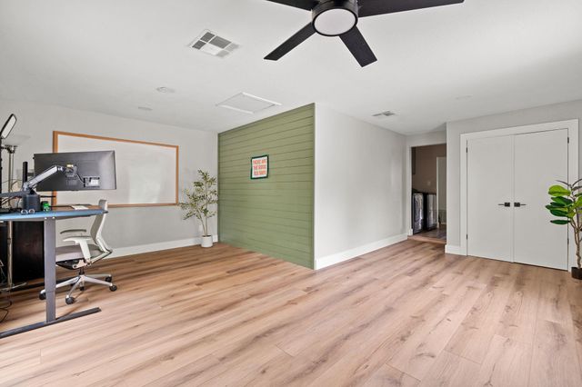 812 Post Oak DR, Dripping Springs, TX 78620