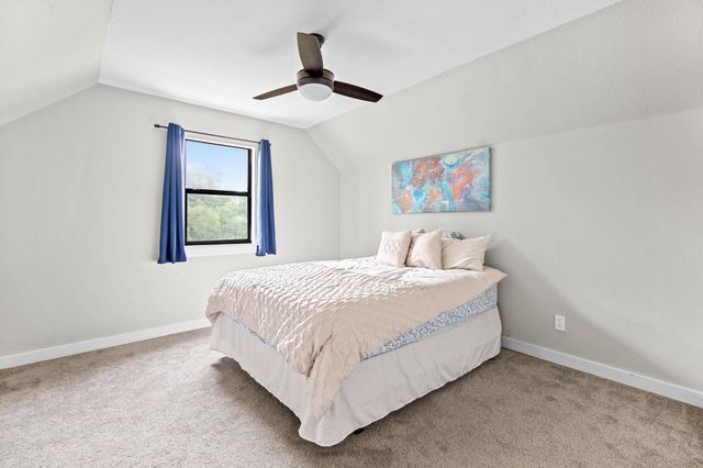 812 Post Oak DR, Dripping Springs, TX 78620