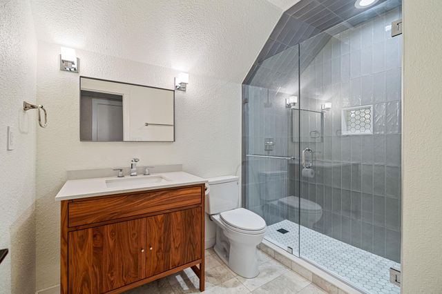 812 Post Oak DR, Dripping Springs, TX 78620