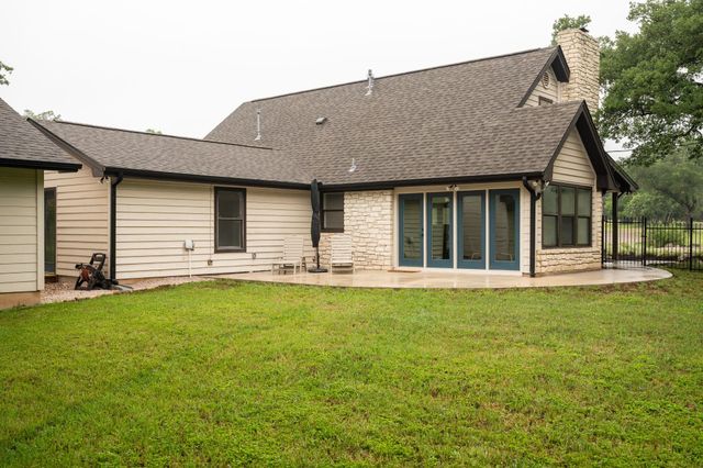 812 Post Oak DR, Dripping Springs, TX 78620