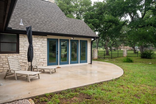 812 Post Oak DR, Dripping Springs, TX 78620