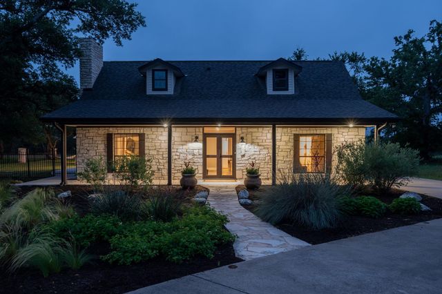 812 Post Oak DR, Dripping Springs, TX 78620
