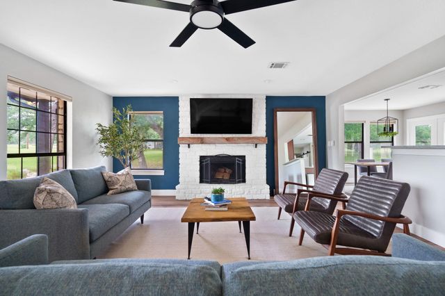 812 Post Oak DR, Dripping Springs, TX 78620