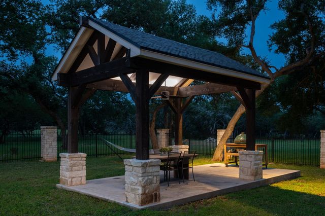 812 Post Oak DR, Dripping Springs, TX 78620