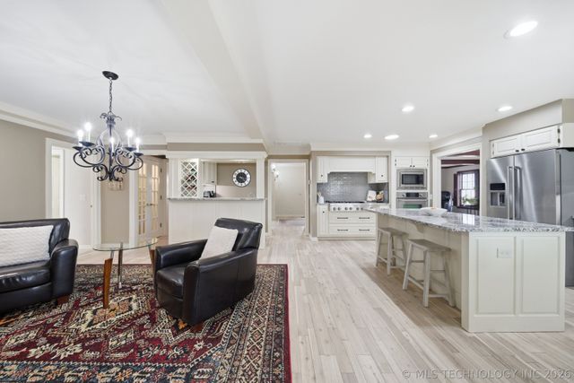 6710 S Atlanta Avenue, Tulsa, OK 74136