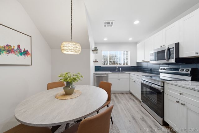 6710 S Atlanta Avenue, Tulsa, OK 74136