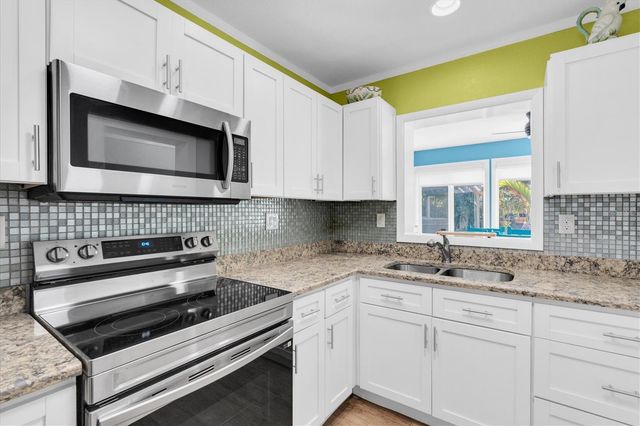 137 PENNSYLVANIA AVENUE, Palm Harbor, FL 34683