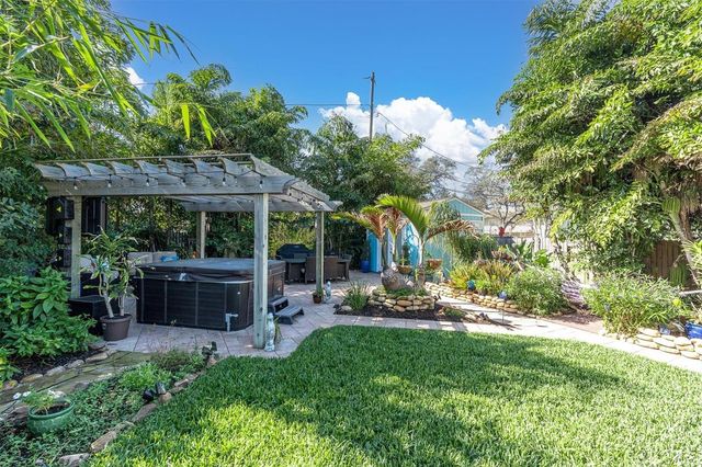 137 PENNSYLVANIA AVENUE, Palm Harbor, FL 34683