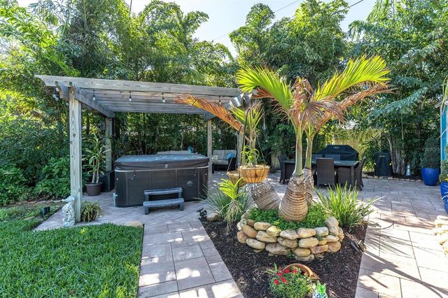 137 PENNSYLVANIA AVENUE, Palm Harbor, FL 34683