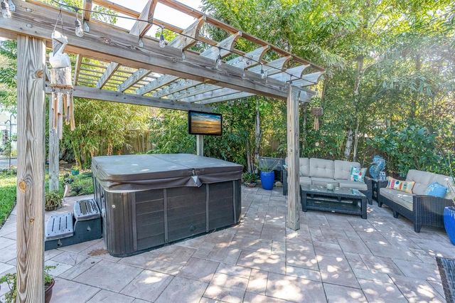 137 PENNSYLVANIA AVENUE, Palm Harbor, FL 34683