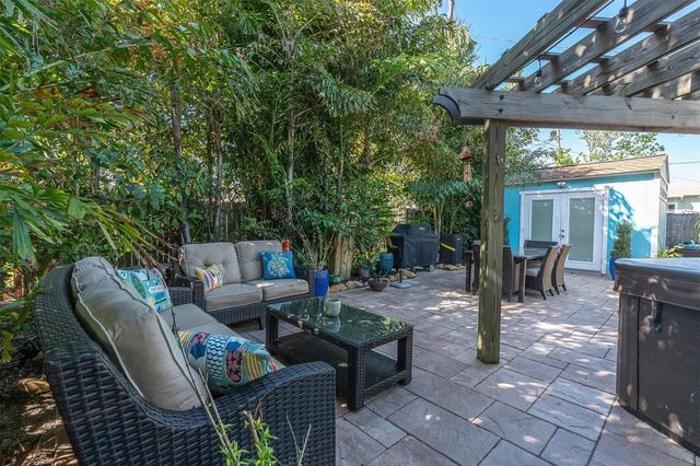 137 PENNSYLVANIA AVENUE, Palm Harbor, FL 34683