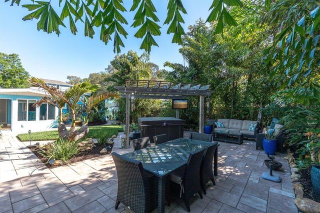 137 PENNSYLVANIA AVENUE, Palm Harbor, FL 34683