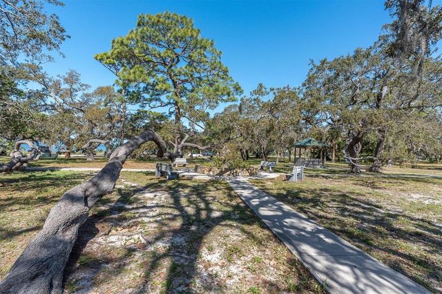 137 PENNSYLVANIA AVENUE, Palm Harbor, FL 34683