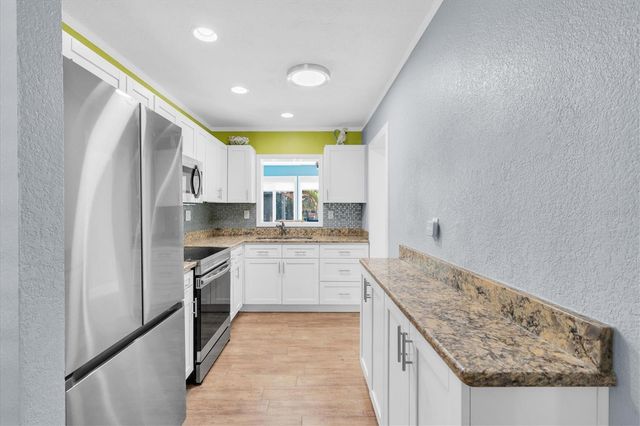 137 PENNSYLVANIA AVENUE, Palm Harbor, FL 34683