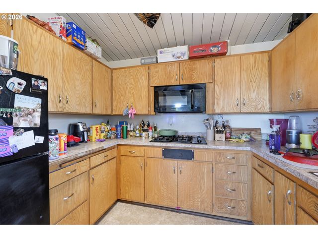 1750 E 26TH Ave, Eugene, OR 97403