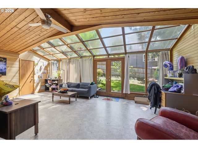 1750 E 26TH Ave, Eugene, OR 97403