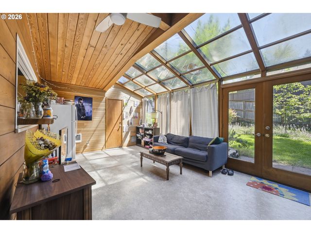 1750 E 26TH Ave, Eugene, OR 97403