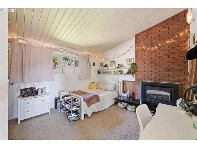 1750 E 26TH Ave, Eugene, OR 97403