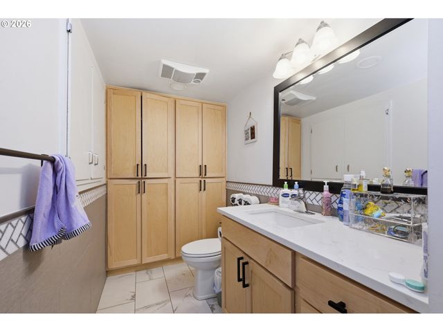 1750 E 26TH Ave, Eugene, OR 97403