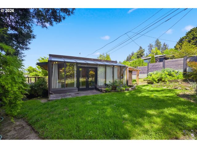 1750 E 26TH Ave, Eugene, OR 97403