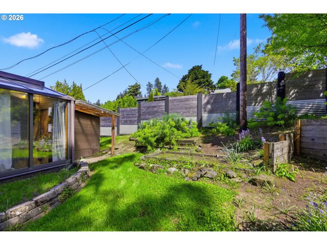 1750 E 26TH Ave, Eugene, OR 97403