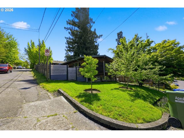 1750 E 26TH Ave, Eugene, OR 97403