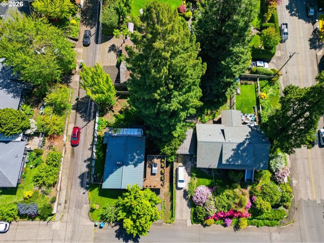 1750 E 26TH Ave, Eugene, OR 97403