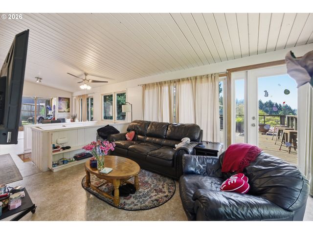 1750 E 26TH Ave, Eugene, OR 97403